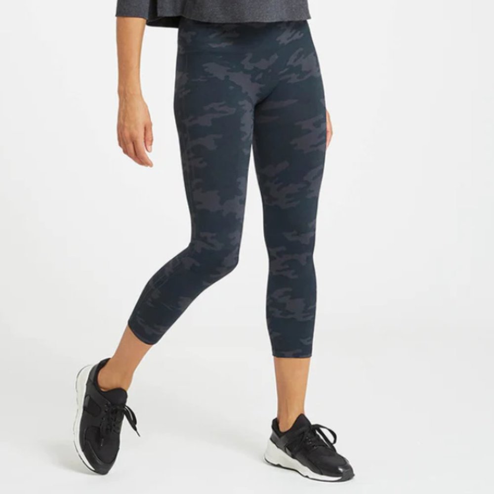 Spanx | "Look at Me Now" Seamless Cropped Leggings | Black Camo | Medium